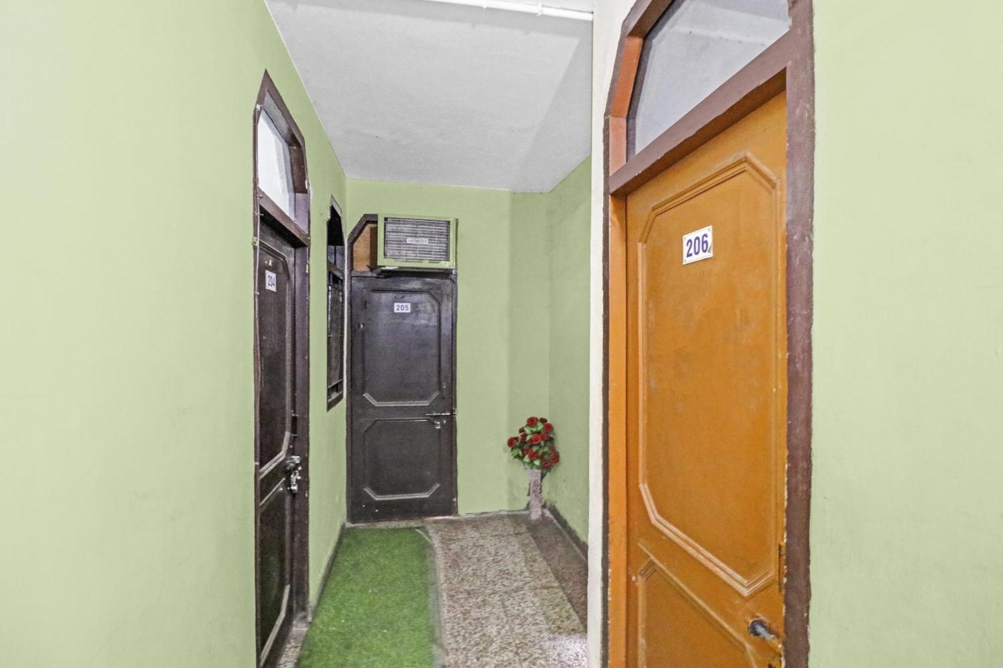 Lion Home Stay New Delhi Exterior photo